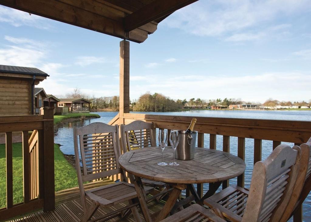 Готель Dacre Lakeside Park Brandesburton Екстер'єр фото